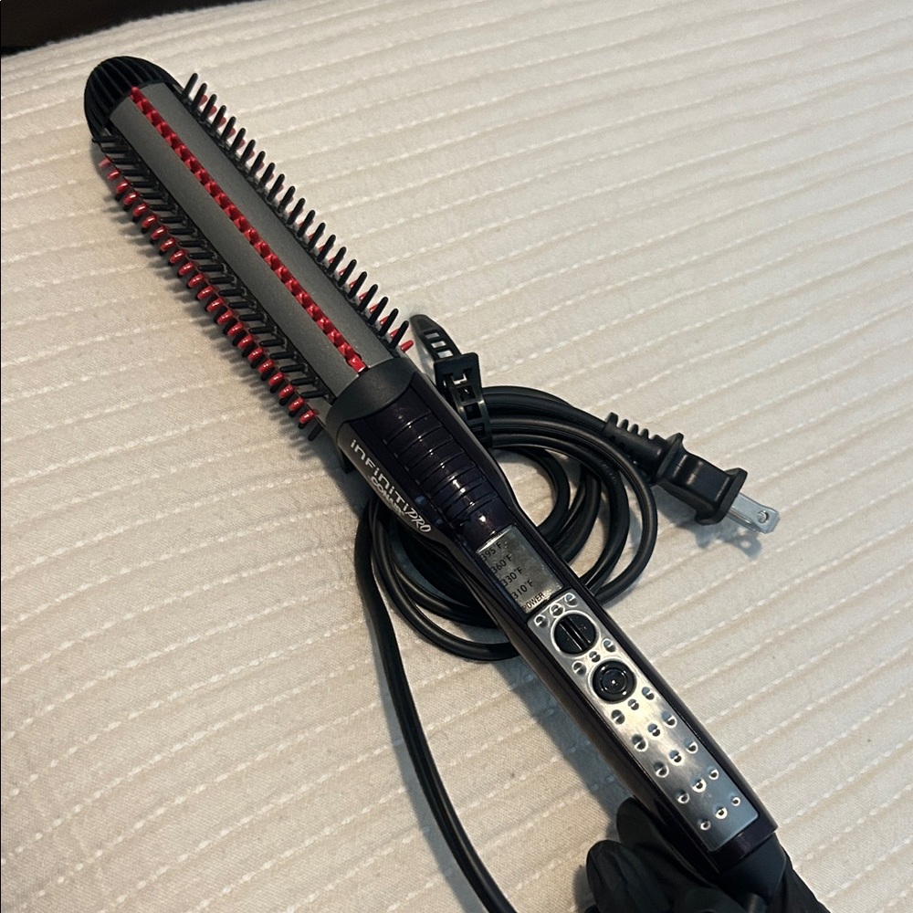InfinitiPRO by Conair Black and Silver Hair Styler